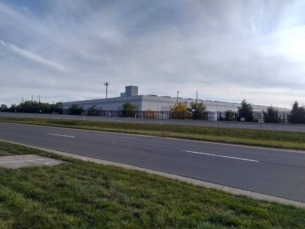 A data center in Ashburn, Virginia; By Vahurzpu - Own work, CC BY-SA 4.0